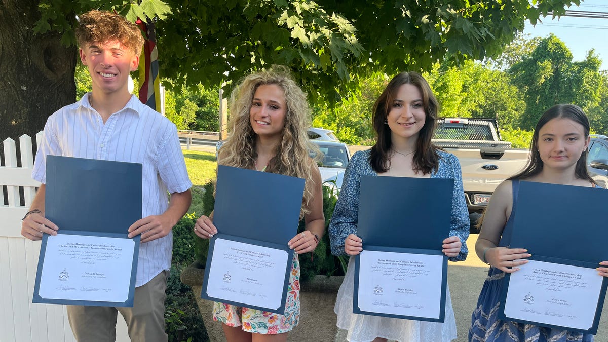 Italian Heritage Committee gives scholarships to Eastern CT students
